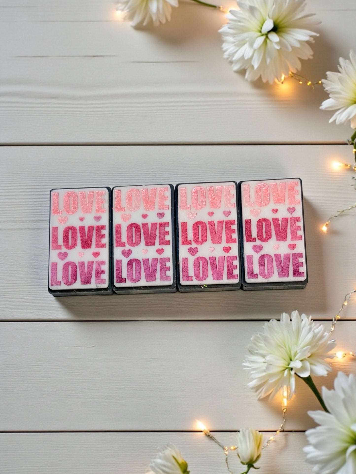 Love love love (x4) - Velvet Rose & Oud