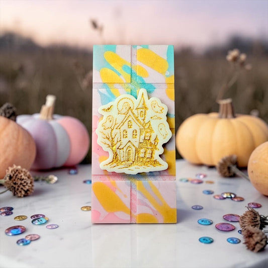 Raspberry & Tonka - Haunted House Mini Bar