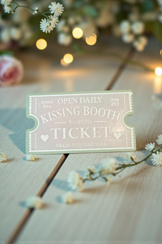 Sweet Tooth - Large Kissing Booth