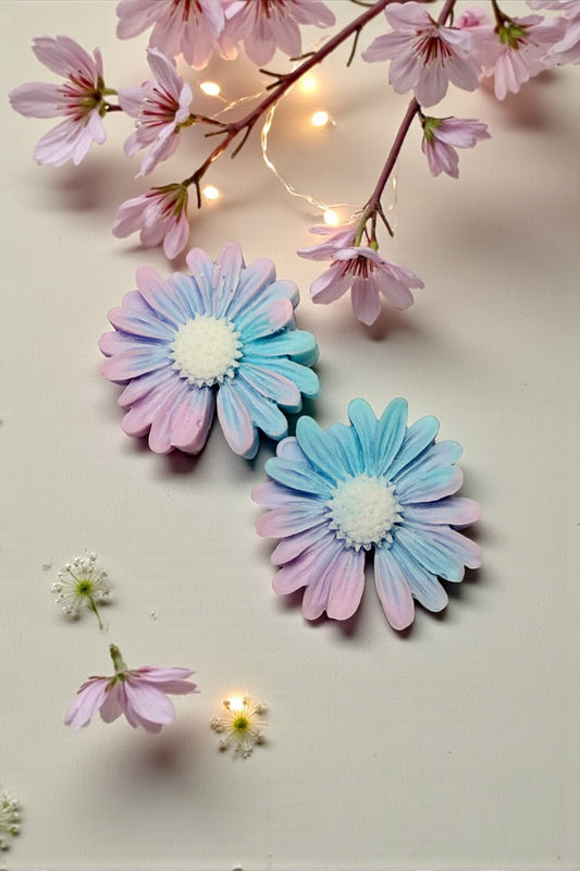 Season is Changing - Daisy